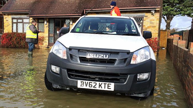 Auto amar News : How to spot a flood-damaged car