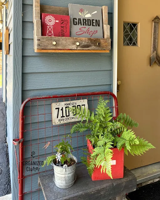 Simple and Rustic Covered Patio Decor #windowsign #upcycle #stencil #ferns #violets #oldsignstencils