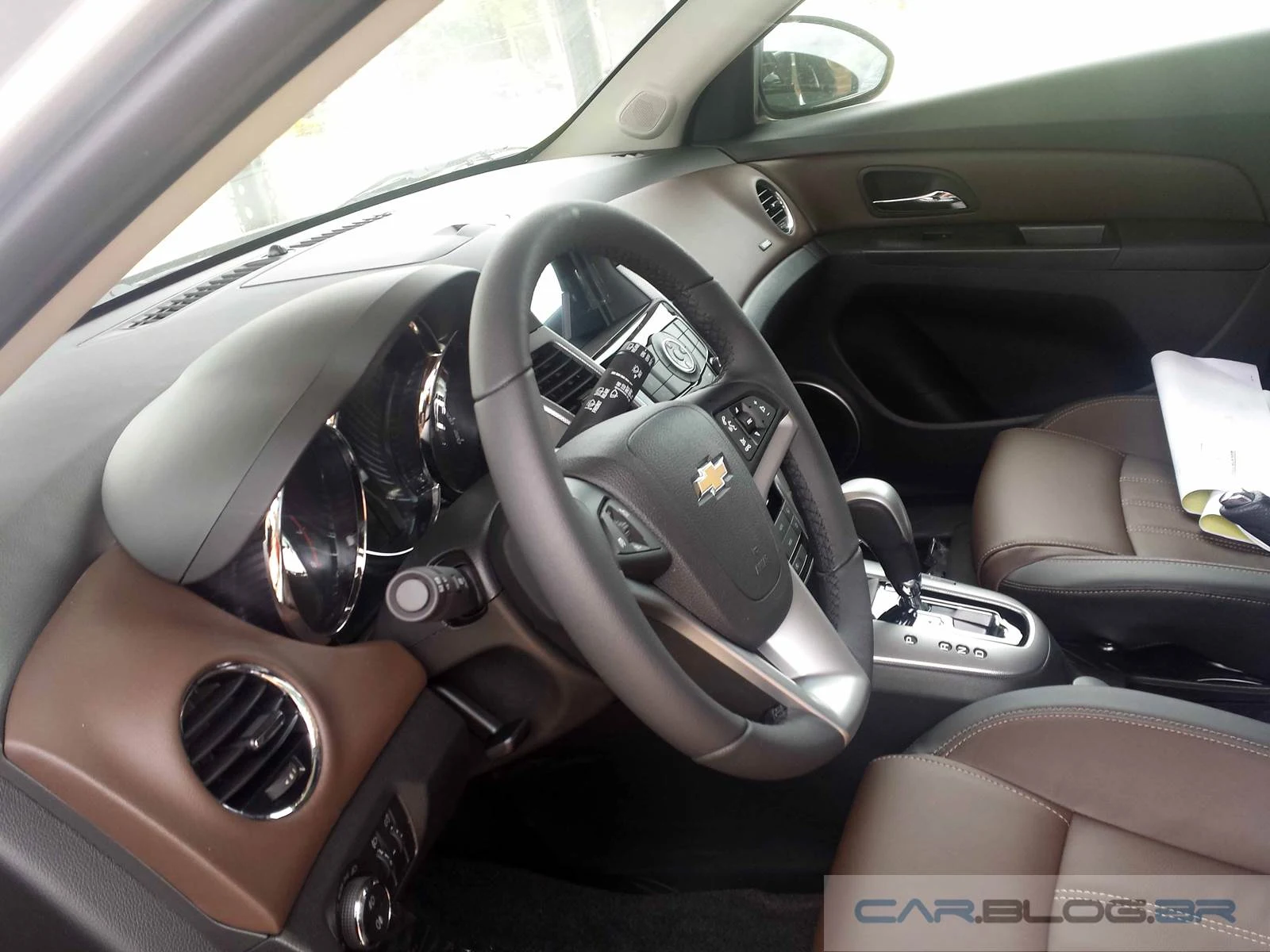 Novo Cruze Hatch 2015 - interior