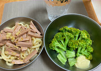 夕食  ペペロンチーノ風焼うどん ブロッコリー