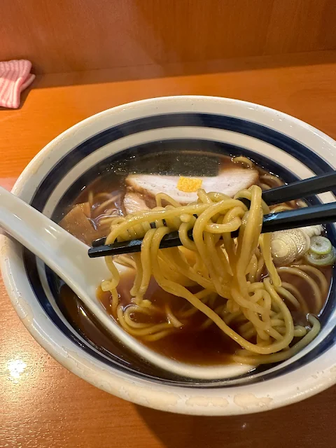 たけちゃんにぼしらーめんのらぁ麺しょうゆ