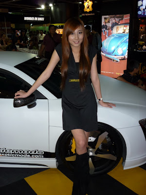show girls of KL International Motor Show 2010 (KLIMS 10)