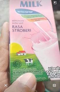 Review Susu Ultra Milk Rasa Strawberry 250 ML, Murah dan Bergizi