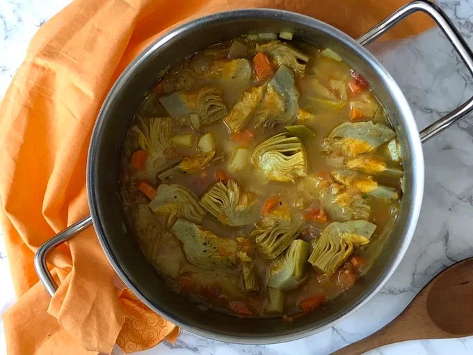 Sopa de alcachofas al curry