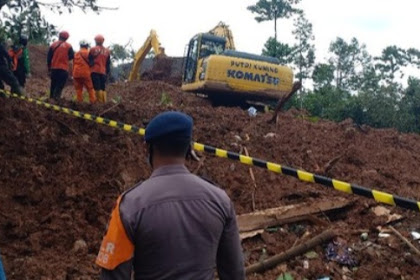 Cuaca cerah pencarian 6 korban longsor,Nganjuk kembali dilanjutkan