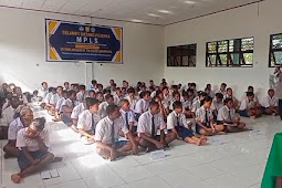  Kanit Binmas Polsek Heram Beri Penyuluhan kepada Siswa Baru SMK Negeri 8 Jayapura