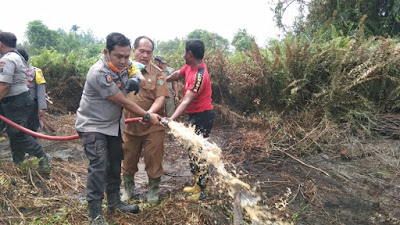 Peduli Warga, Pemkab Asahan Bersama Tim Turun Tangani Kebakaran Lahan