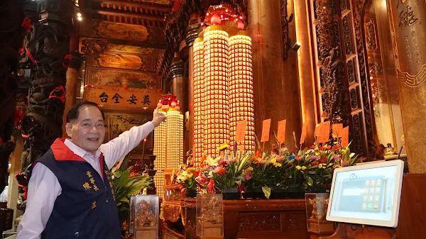 ▲北斗奠安宮東螺媽祖的信眾非常的多，每年過年期間都會有來自全國各地的信眾前來參拜及點燈，北斗奠安宮董事長陳在歡迎全國民眾春節期間來北斗拜媽祖吃美食。（記者林明佑攝）