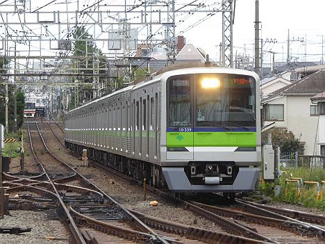 京王電鉄　区間急行　京王多摩センター行き5　都営10-300形R330F