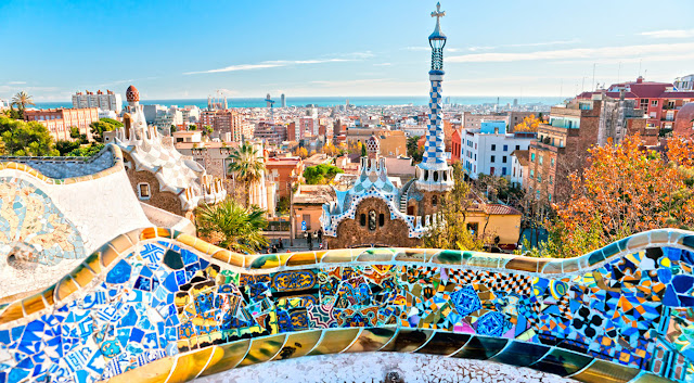 Vista di Barcellona dal parco di Gaudì. 