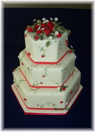 Vanilla Wedding Cakes With Fruit Acecories Strawberry Cake