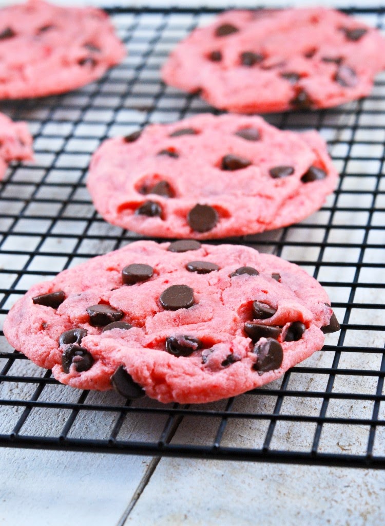 http://www.gonnawantseconds.com/2013/02/strawberry-chocolate-chip-cookies/