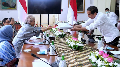 Presiden Terima Pansel Calon Anggota KPPU 2023-2028 di Istana Bogor