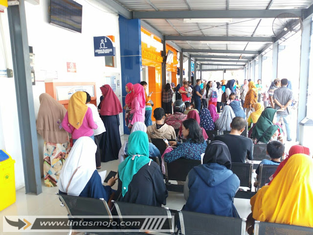  Stasiun Kereta Api Mojokerto