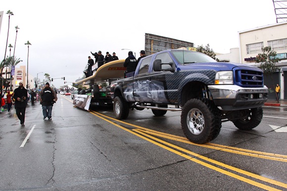 THE WORLDS LARGEST SKATEBOARD 2