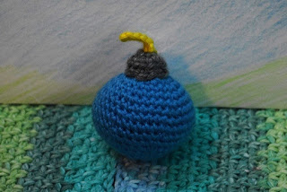 PATRON GRATIS BOMBA AMIGURUMI 34488