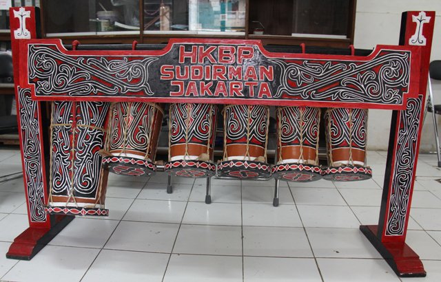 Batak ALAT MUSIK TRADISIONAL