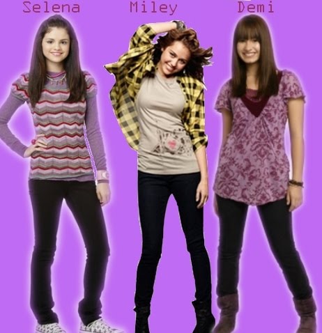 Und hier habe ich ein s es Bild von Selena Alex Miley und Demi