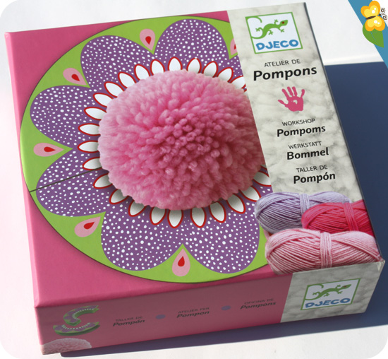 Atelier de pompons par Djeco