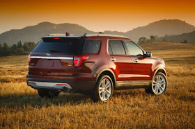 Rear 3/4 view of 2016 Ford Explorer Platinum 4WD