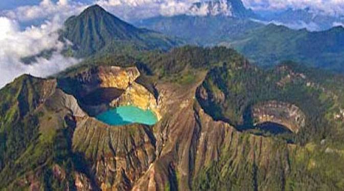 Danau Paling Unik Di Indonesia