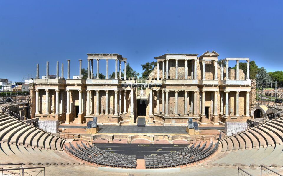 Το ρωμαϊκό θέατρο της Μέριδα είναι χωρητικότητας 5.500 θεατών και από το 1934 φιλοξενεί φεστιβάλ αρχαίου δράματος. [Credit: ΑΝΔΡΕΑΣ ΓΙΑΚΟΥΜΑΚΑΤΟΣ]