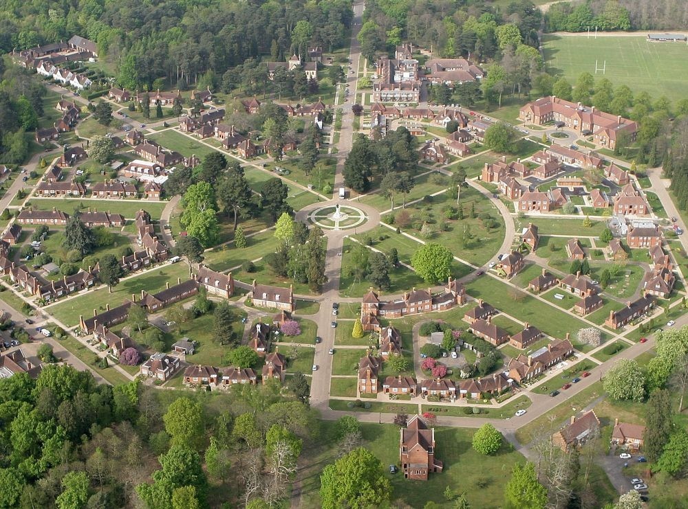 whiteley-village