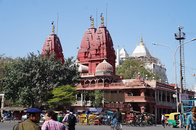 Bangunan merah di depan Red Fort