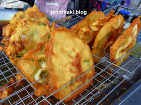 Pasar-Malam-Hae-Piah-Ji-Fried-Prawn-Fritter