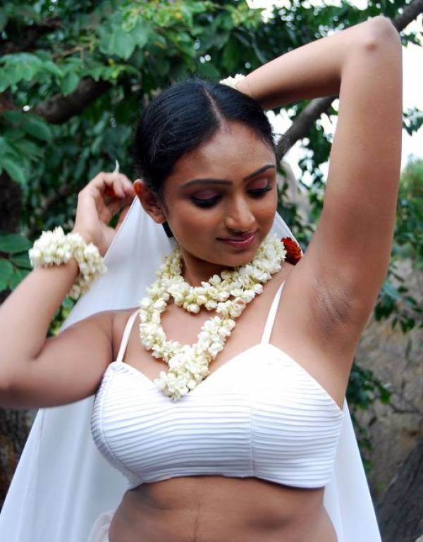 Waheeda latest cute navel showing in hot dress photos