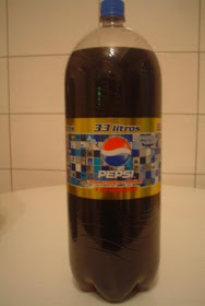 Garrafa de Pepsi de 3 litros com mensagem subliminar 