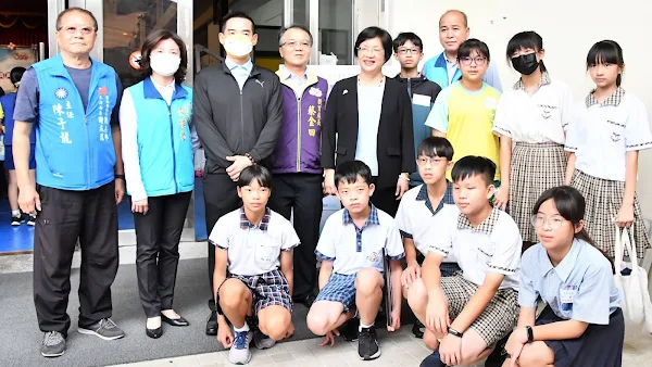 ▲為獎勵彰化縣國小優秀畢業生，肯定學生多元表現，彰化縣長王惠美今天彰化縣立成功高中公開表揚111學年度國小縣長獎得主共543位。（記者林明佑翻攝）