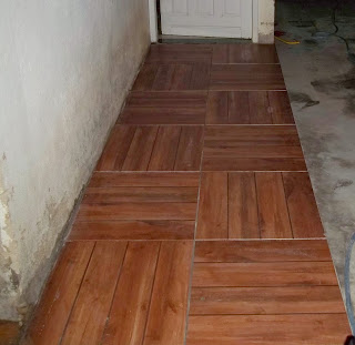 decorar piso com ceramica imitando madeira
