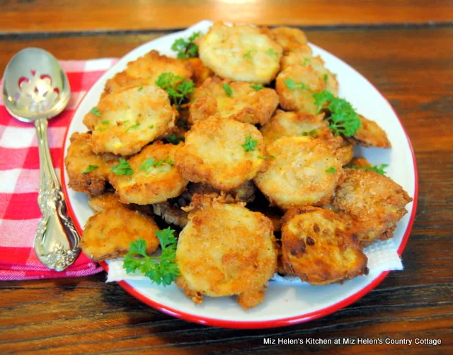 Old Fashioned Country Fried Squash at Miz Helen's Country Cottage