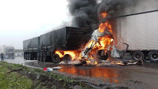 BOMBEIROS CONFIRMAM SEIS MORTES EM GRAVE ACIDENTE NA BR-277