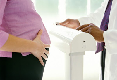 Tăng cân quá nhiều, ngoài gây hại sức khỏe của mẹ và thai nhi, còn làm cho mẹ bầu thiếu tự tin, mất dáng và khó phục hồi sau sinh