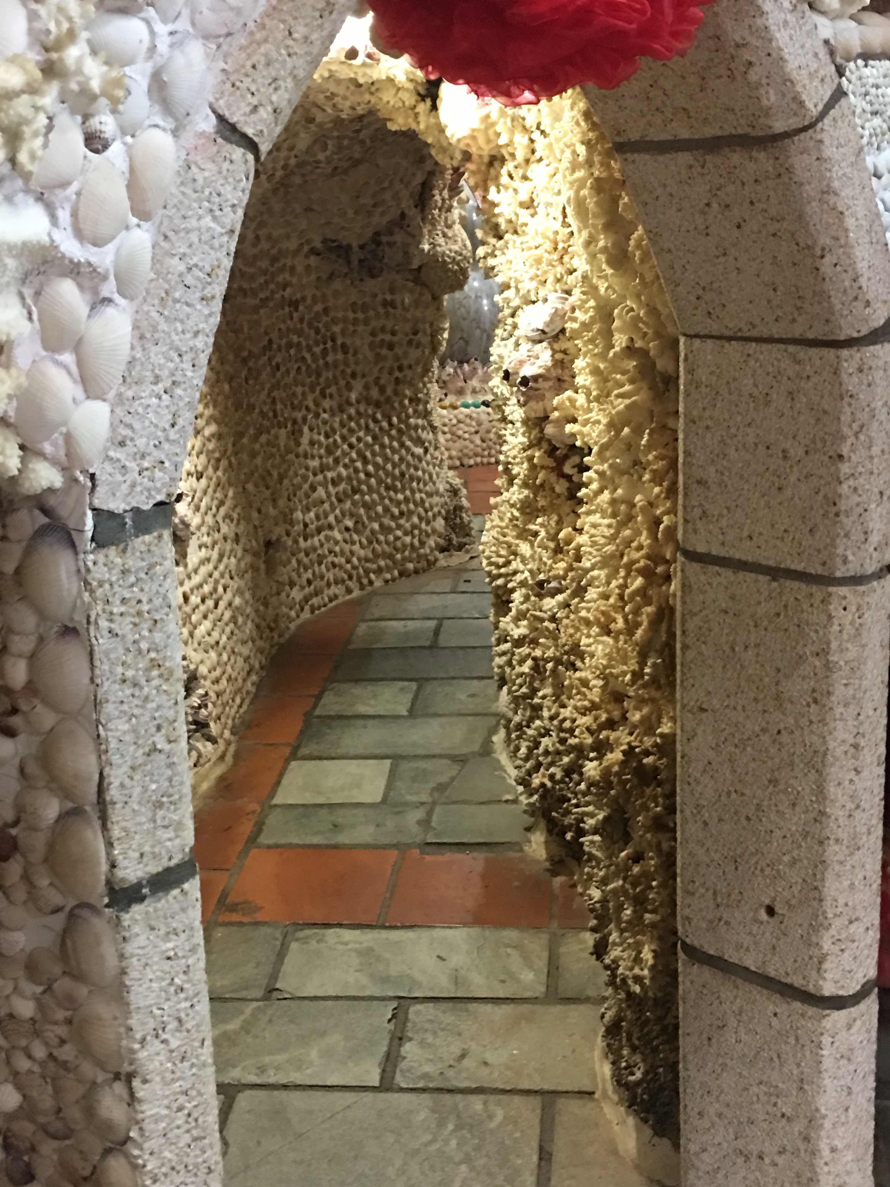 shell and coral temple 富福頂山寺, fudingshan shell temple, new Taipei, Taiwan