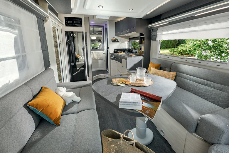 Lounge in a Chausson 640