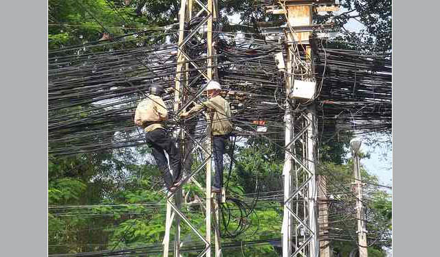 Foto Kabel-Kabel Ruwet di Dunia