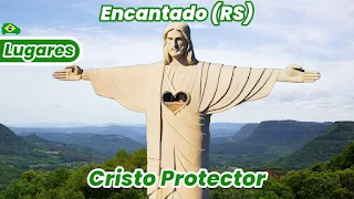 Cristo protector de Encantado, con un balcón en forma de corazón en medio de su pecho. de fondo las montañas y valles