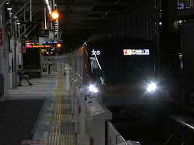 【深夜限定】17000系 通勤特急　新宿三丁目行きにしか表示されない「モノ」とは