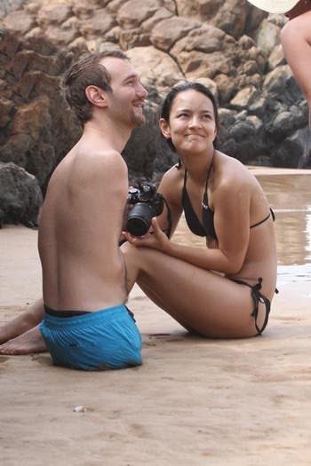 VIDEO: Meet The Man That Was Born Without No Arms and Legs Nick Vujicic