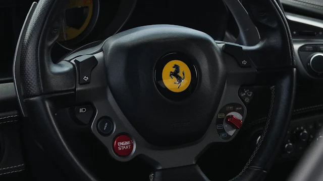 Wallpaper iPhone 8 Plus Volante Ferrari