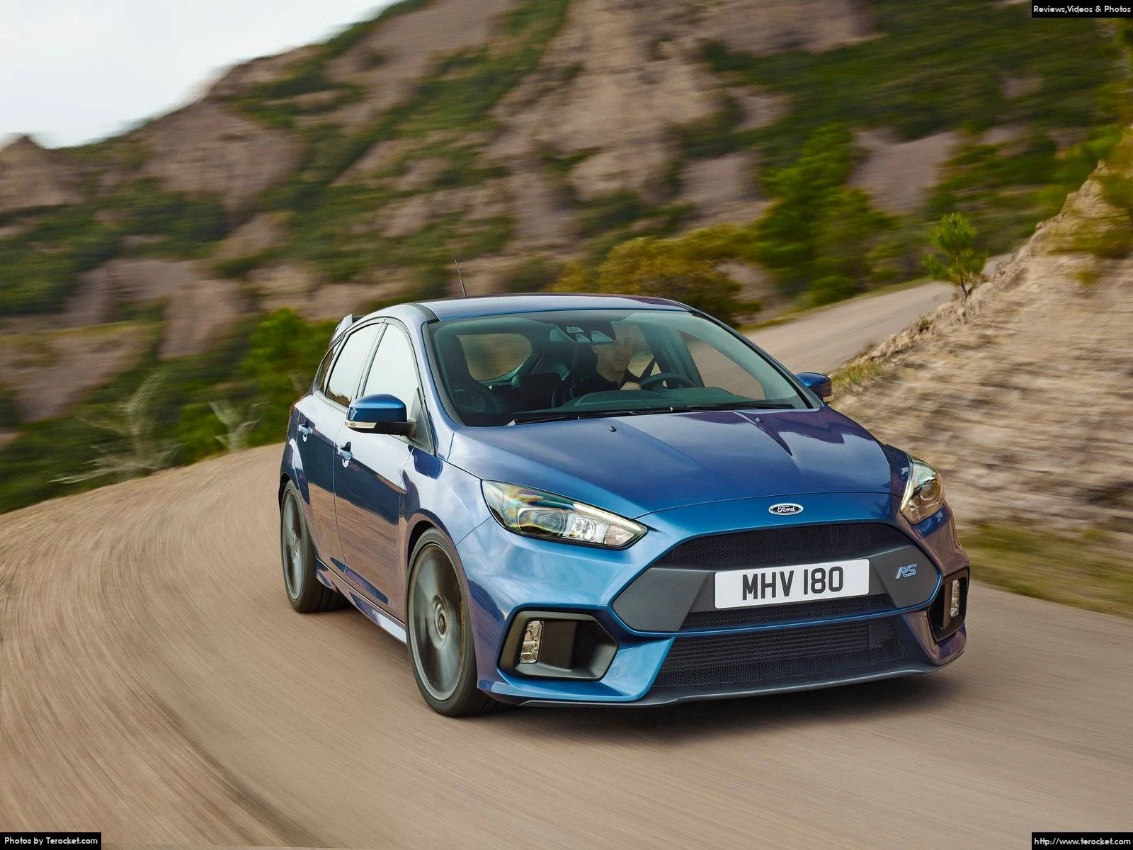 Hình ảnh xe ô tô Ford Focus RS 2016 & nội ngoại thất