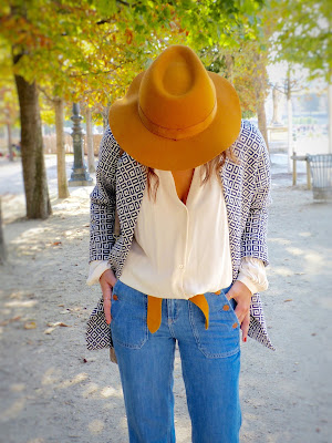 chapeau jaune blouse jean