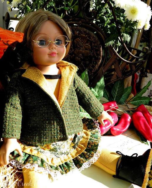 Little Jo's Doll Party - Cindy gets a new fall jacket