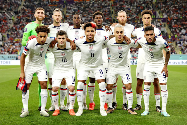 SELECCIÓN DE ESTADOS UNIDOS. Temporada 2022-23. Matt Turner, Walker Zimmerman, Timothy Weah, Yunus Musah, Tim Ream, Antonee Robinson. Tyler Adams, Christian Pulisic, Weston McKennie, Sergiño Dest, Jesús Ferreira. SELECCIÓN DE PAÍSES BAJOS 3 SELECCIÓN DE ESTADOS UNIDOS 1 Sábado 03/12/2022, 16:00 horas. XXII Copa Mundial de fútbol de la FIFA Catar 2022, octavos de final. Khalifa, Municipio de Rayán, Catar, estadio Internacional Khalifa: 44.846 espectadores. GOLES: ⚽1-0: 10’, Memphis Depay. ⚽2-0: 45+1’: Daley Blind. ⚽2-1: 76’, Haji Wright. ⚽3-1: 81’, Denzel Dumfries.