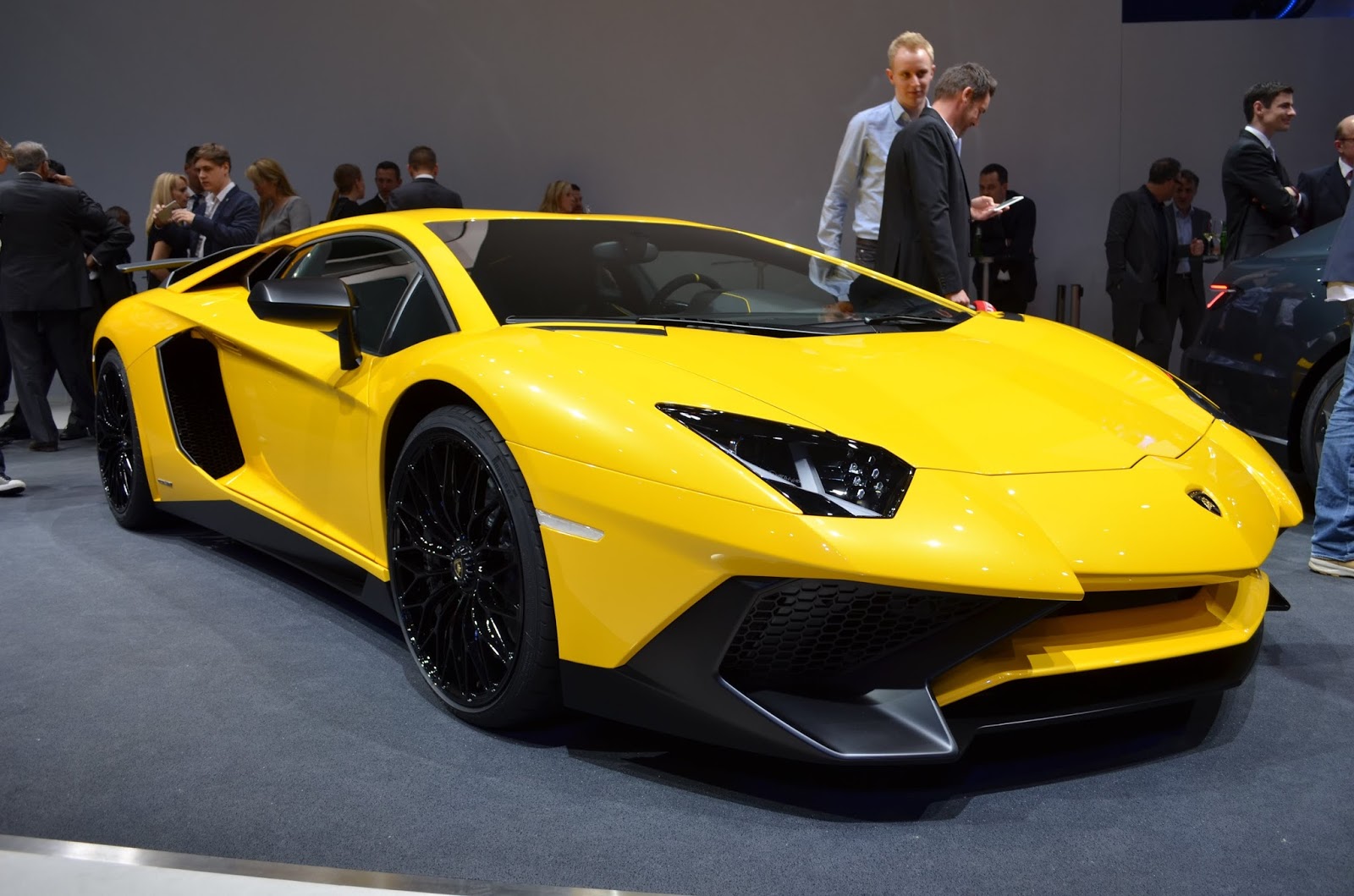 Harga Lamborghini Murcielago LP 750 4 Model Terbaru Limited