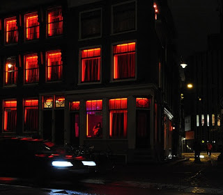 אמסטרדם - מלונות בתי בושת רובע החלונות האדומים