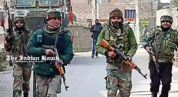 Army jawans returning from encounter site at Machama area of Budgam district in central Kashmir